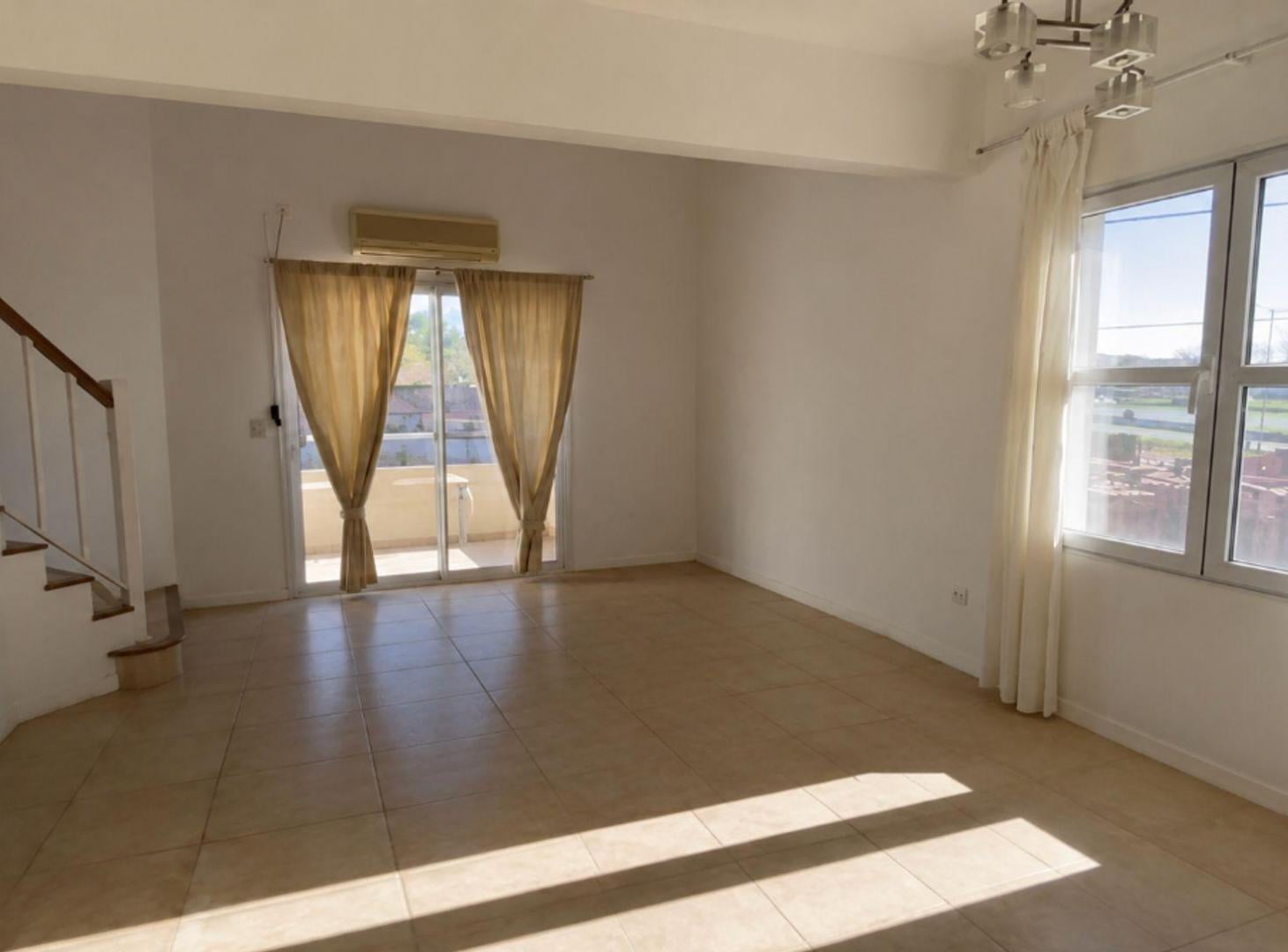 Foto de VENTA DUPLEX 2 AMBIENTES ESCOBAR APTO CREDITO, imagen 1