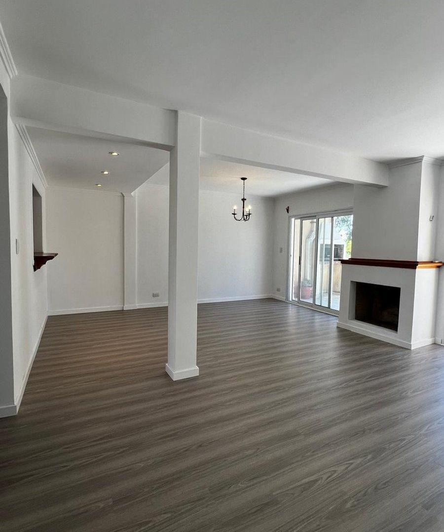 Foto de Venta Triplex 5 amb. en Barrio Náutico con amarra, imagen 3