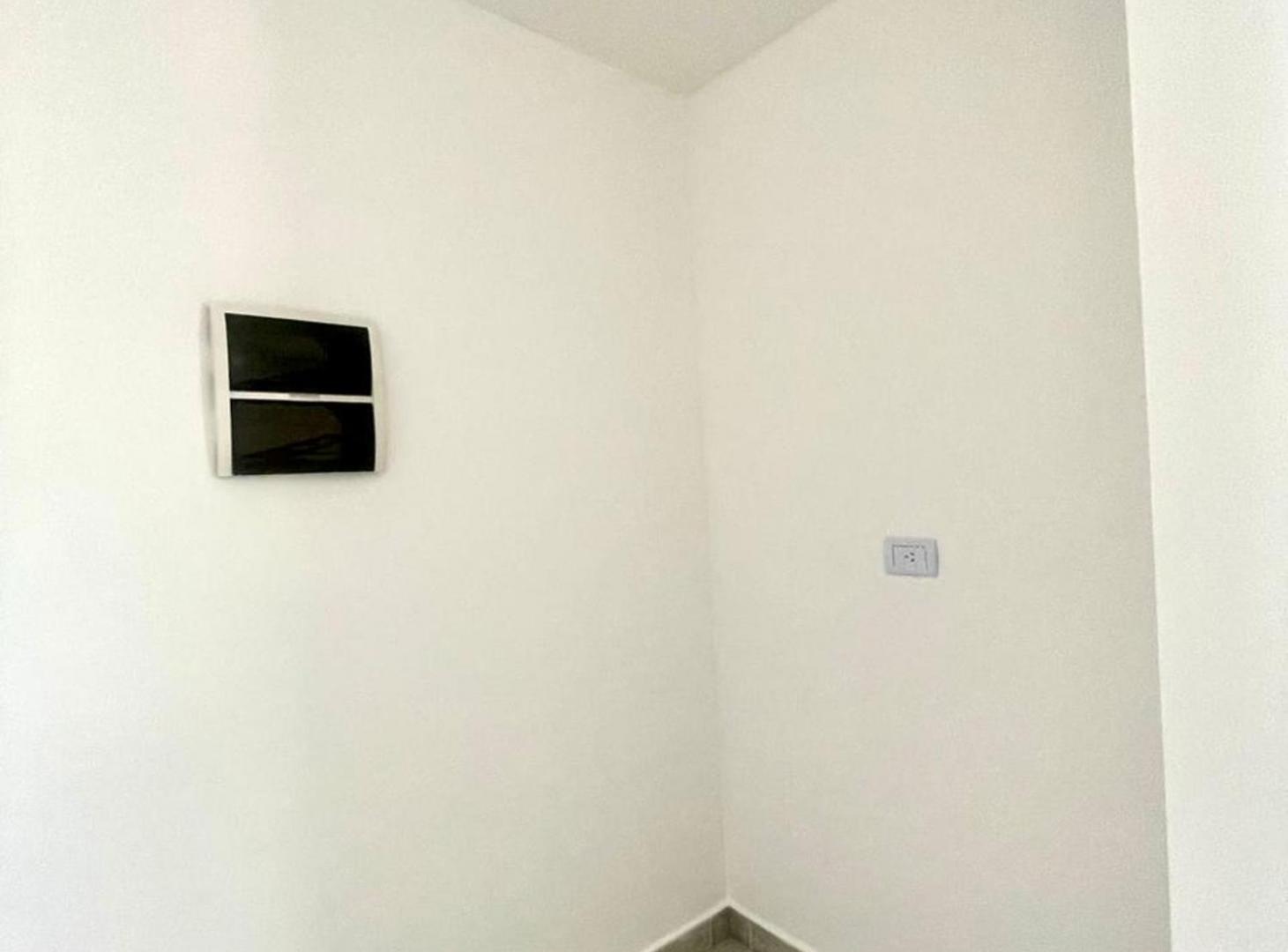 Foto de VENTA DEPARTAMENTO 2 AMBIENTES A ESTRENAR SAAVEDRA, imagen 2