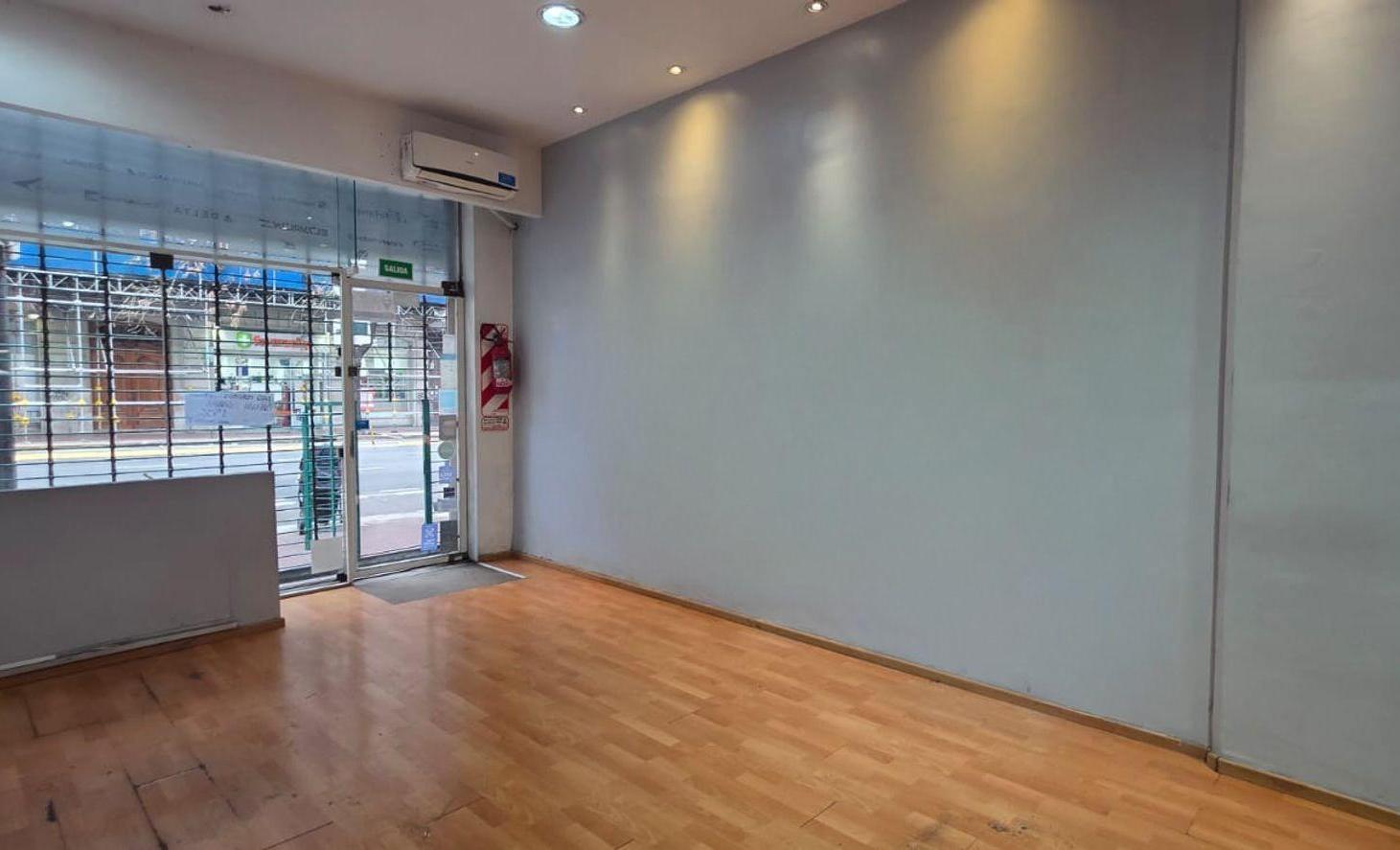 Foto de LOCAL EN VENTA SOBRE AV. CORDOBA CABA, imagen 4