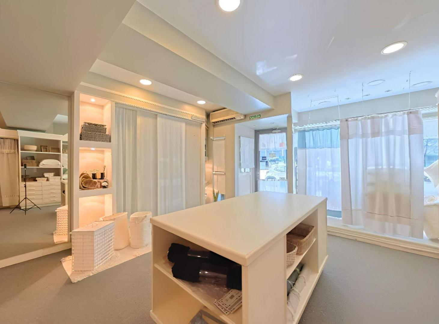 Foto de Venta Local a la calle, PB y subsuelo, Colegiales, imagen 2