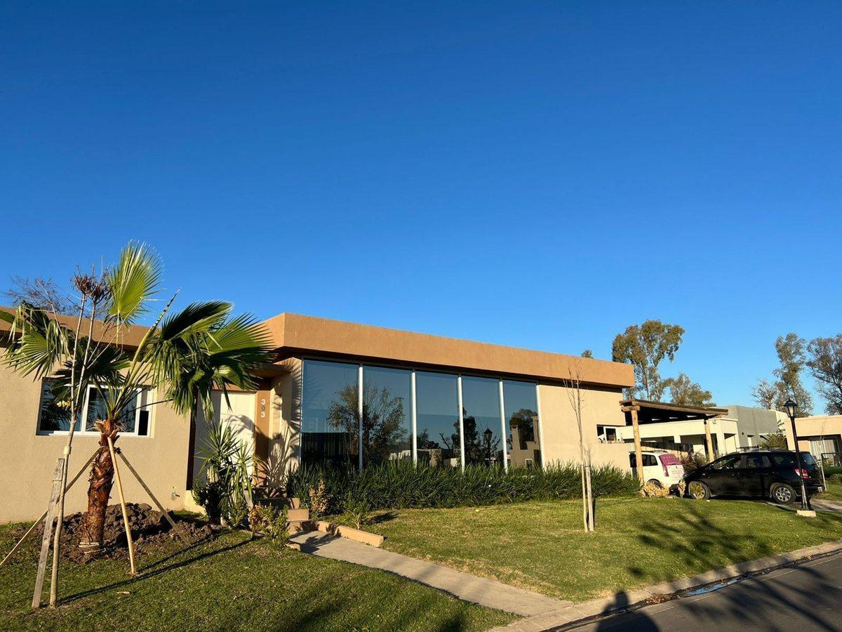 Foto de VENTA CASA 4 AMBIENTES, BARRIO SANTA ELENA, imagen 5