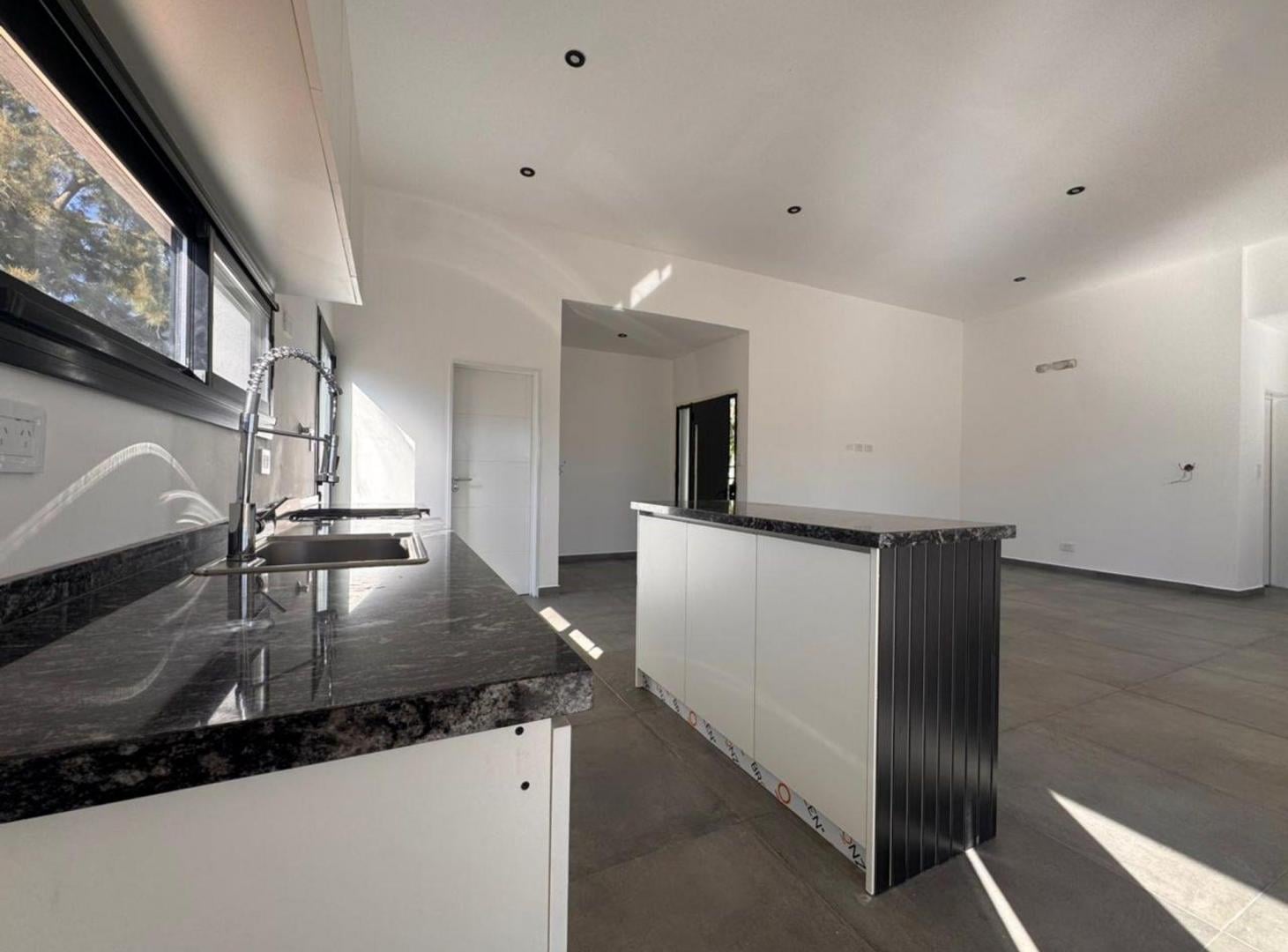 Foto de VENTA CASA 4 AMBIENTES B. SAN RAMON PILAR DEL ESTE, imagen 3