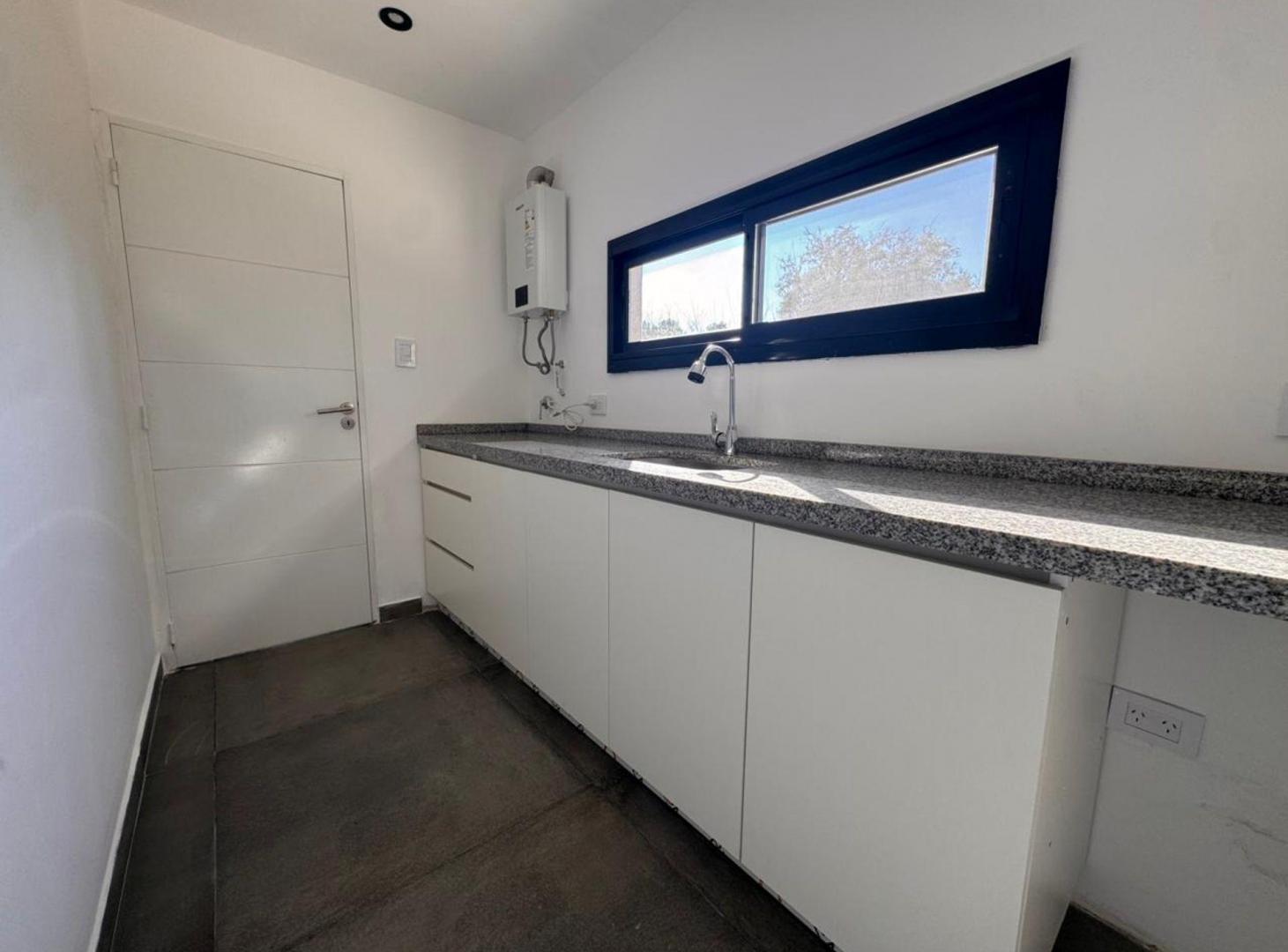 Foto de VENTA CASA 4 AMBIENTES B. SAN RAMON PILAR DEL ESTE, imagen 5