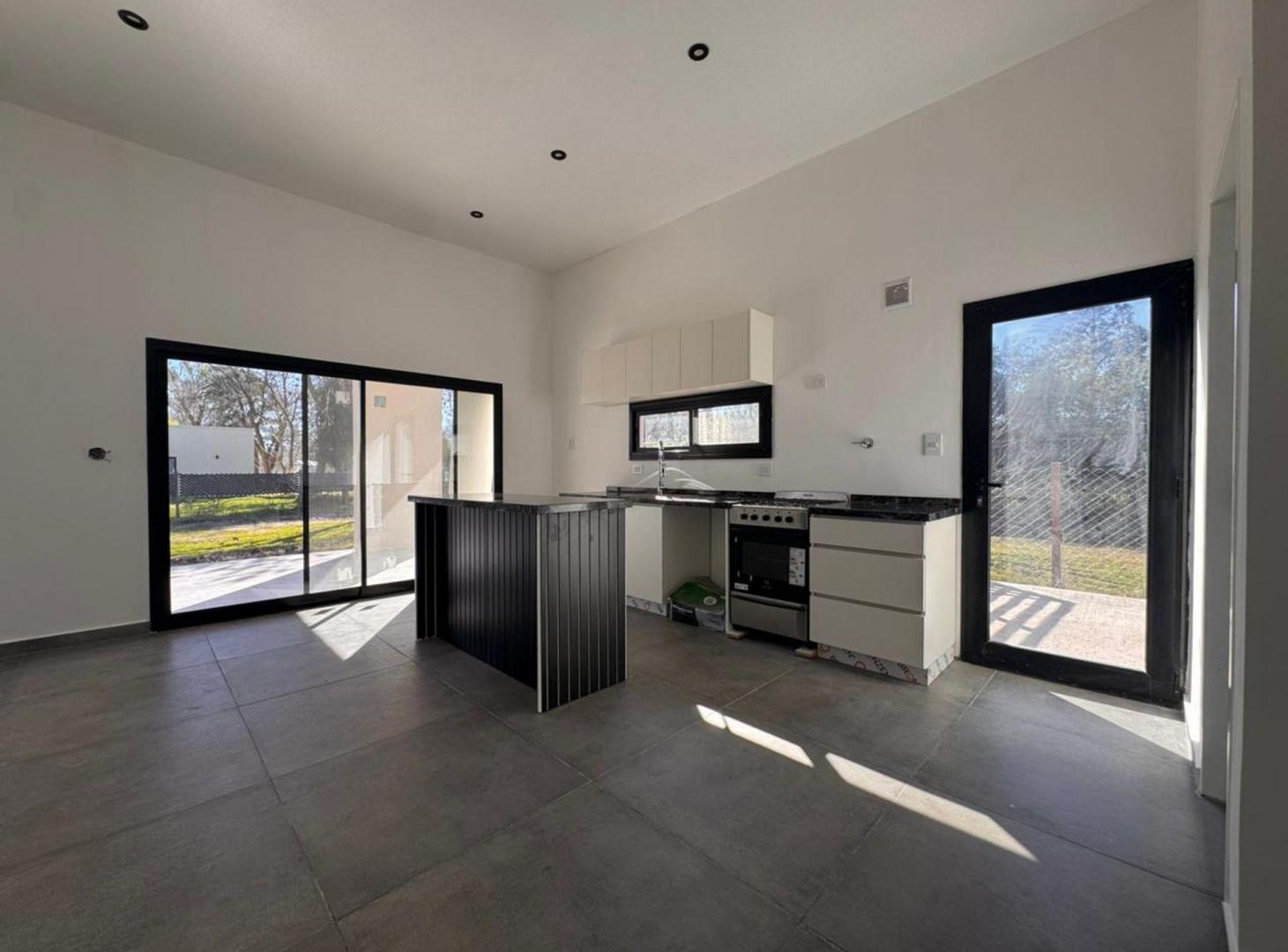Foto de VENTA CASA 4 AMBIENTES B. SAN RAMON PILAR DEL ESTE, imagen 1