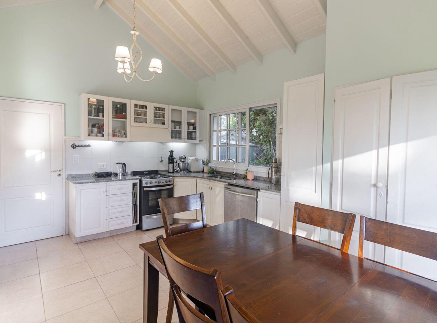 Foto de Casa en Venta-2 dormitorios, pileta -Santa Bárbara, imagen 3