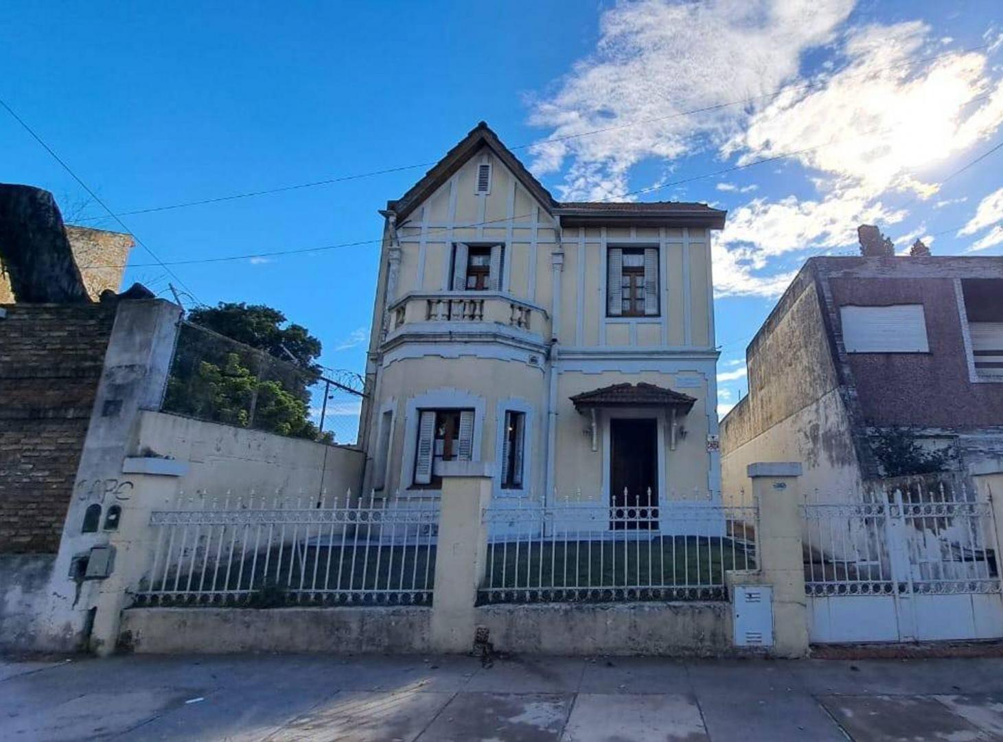 Foto de Venta casa estilo Ingles 5 amb Pileta Parque, imagen 3
