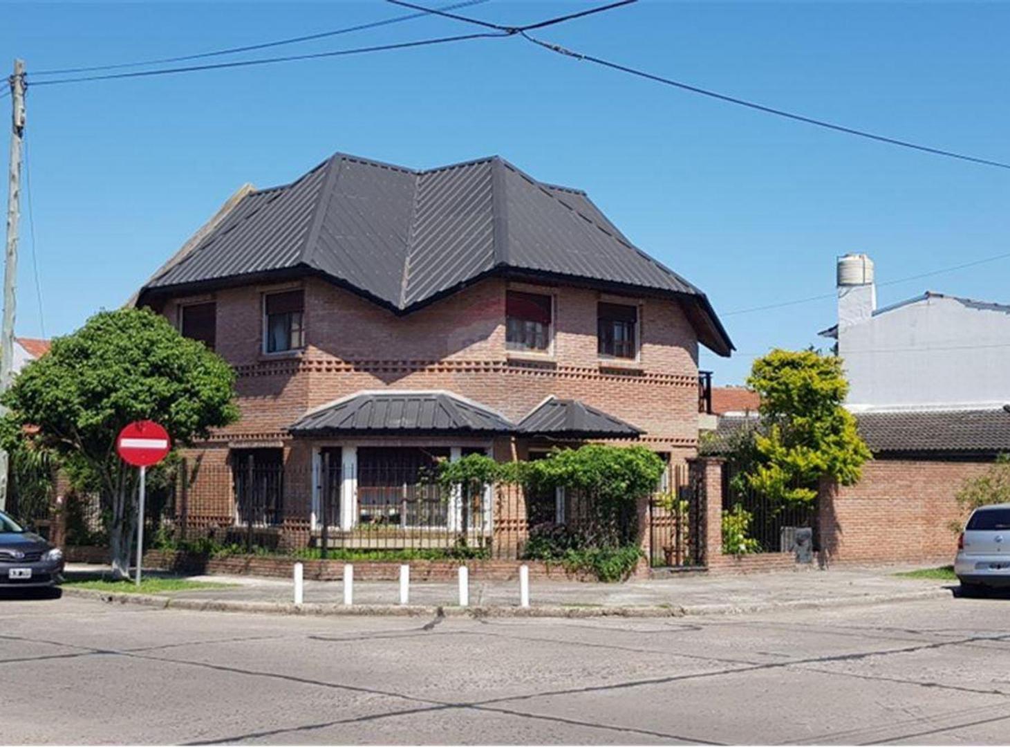 Casa 5 amb en Venta en Villa Adelina jardín y pile