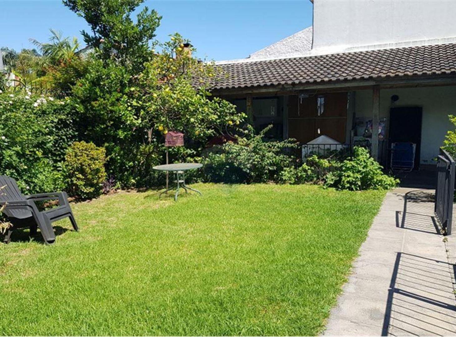 Foto de Casa 5 amb en Venta en Villa Adelina jardín y pile, imagen 5