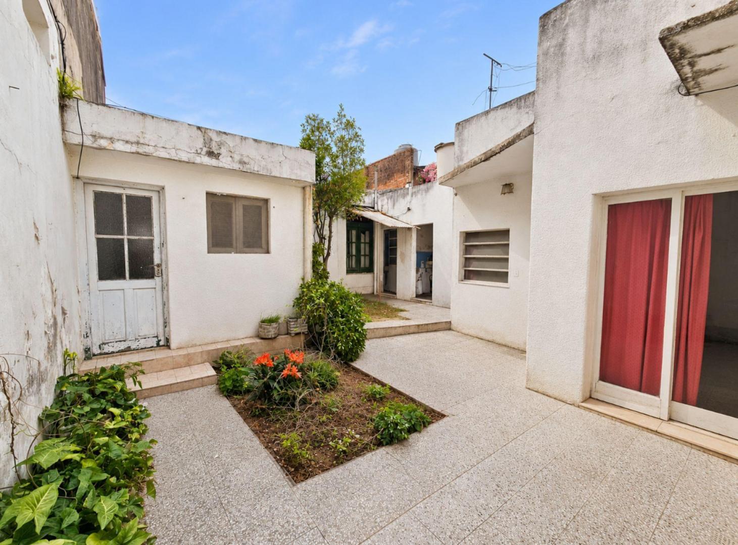 Foto de VENTA CASA AGRONOMIA LOTE PROPIO MULTIFAMILIAR, imagen 1