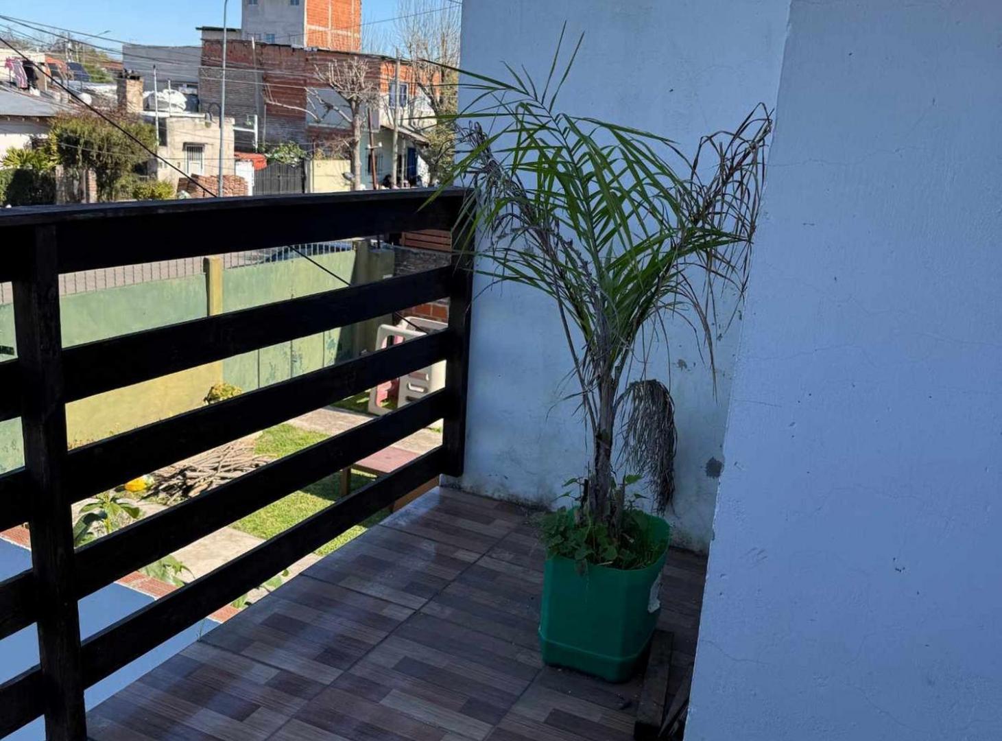 Foto de casa en venta en Benavidez con departamento, imagen 1