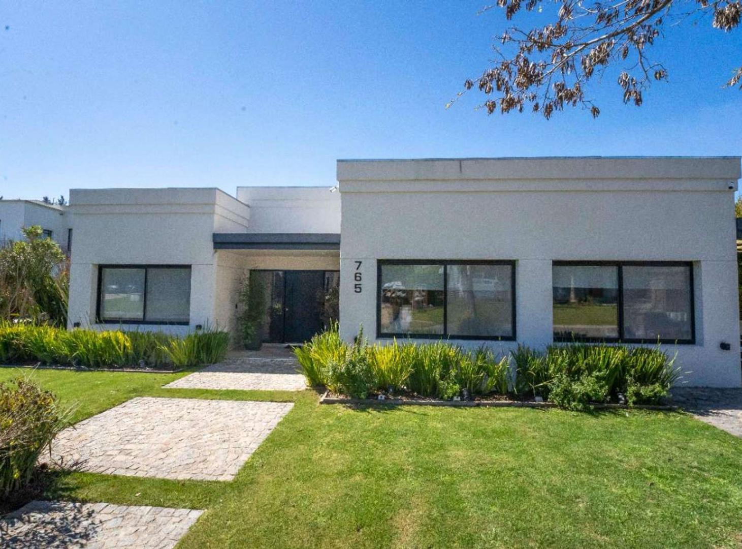 Foto de VENTA CASA 5 AMBIENTES EN EL BARRIO SAN MATIAS, imagen 1