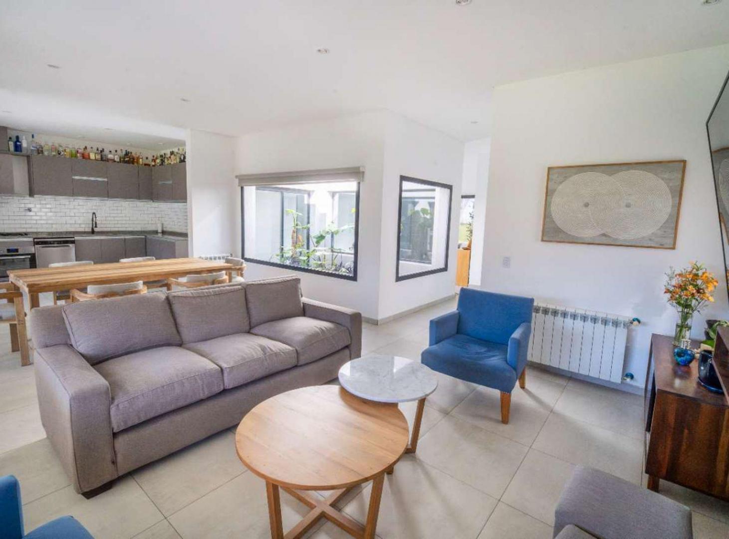 Foto de VENTA CASA 5 AMBIENTES EN EL BARRIO SAN MATIAS, imagen 2