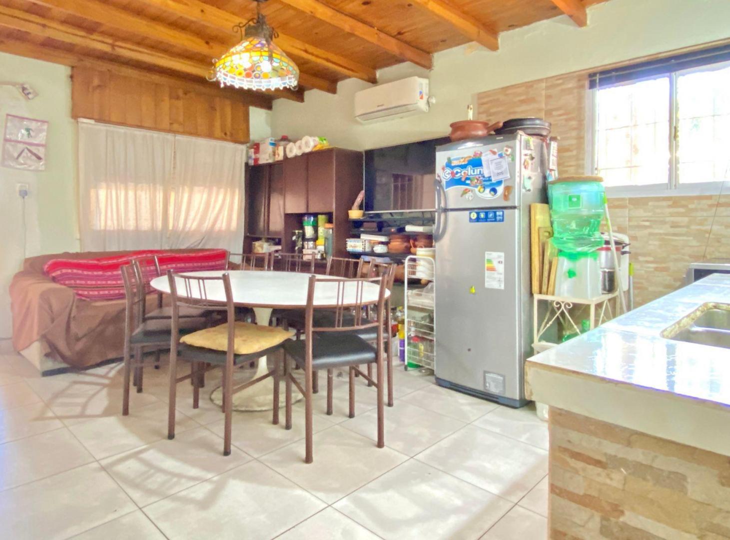Foto de Venta Casa Lote Propio Jardín y Pileta Grand Bourg, imagen 5