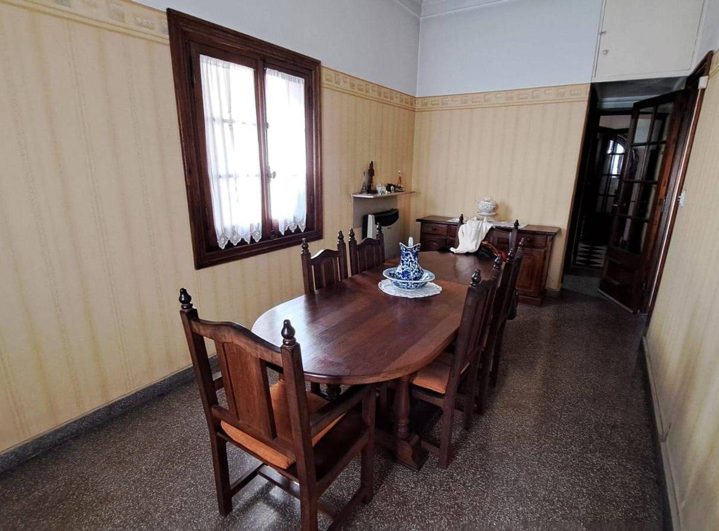 Foto de Venta casa estilo Ingles 5 amb Pileta Parque, imagen 2