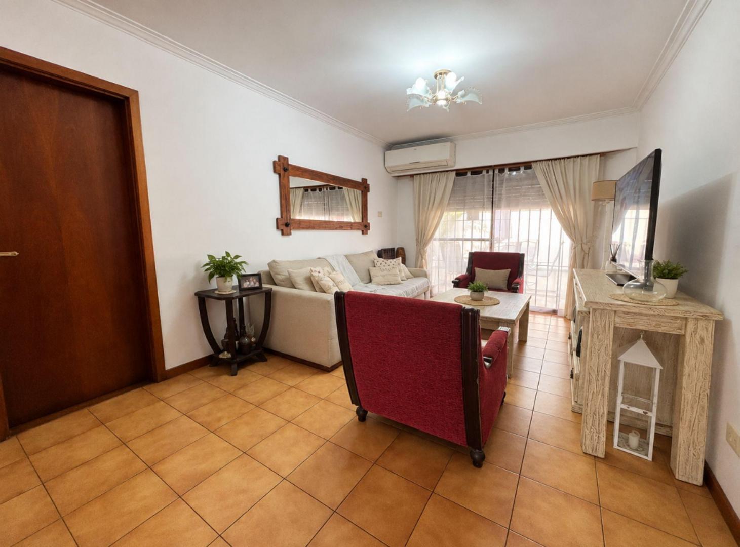 Foto de ALQUILER CASA 5 AMBIENTES TIGRE CENTRO C/PILETA, imagen 3
