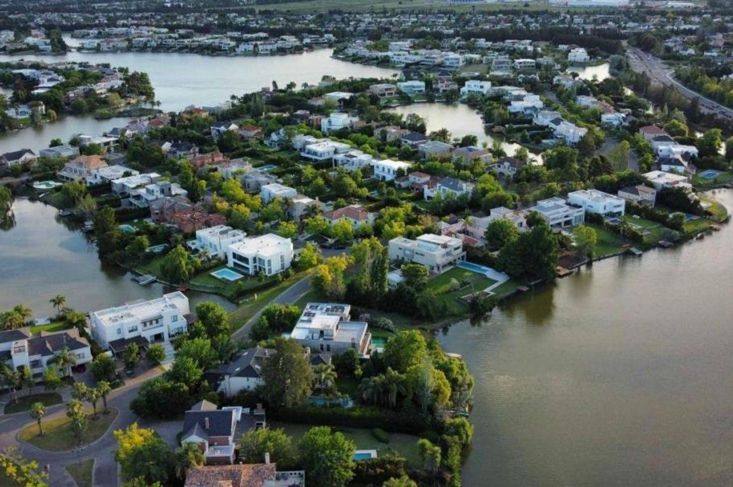 Foto de LOTE EN VENTA EN PUERTOS DEL LAGO AMARRAS, imagen 2