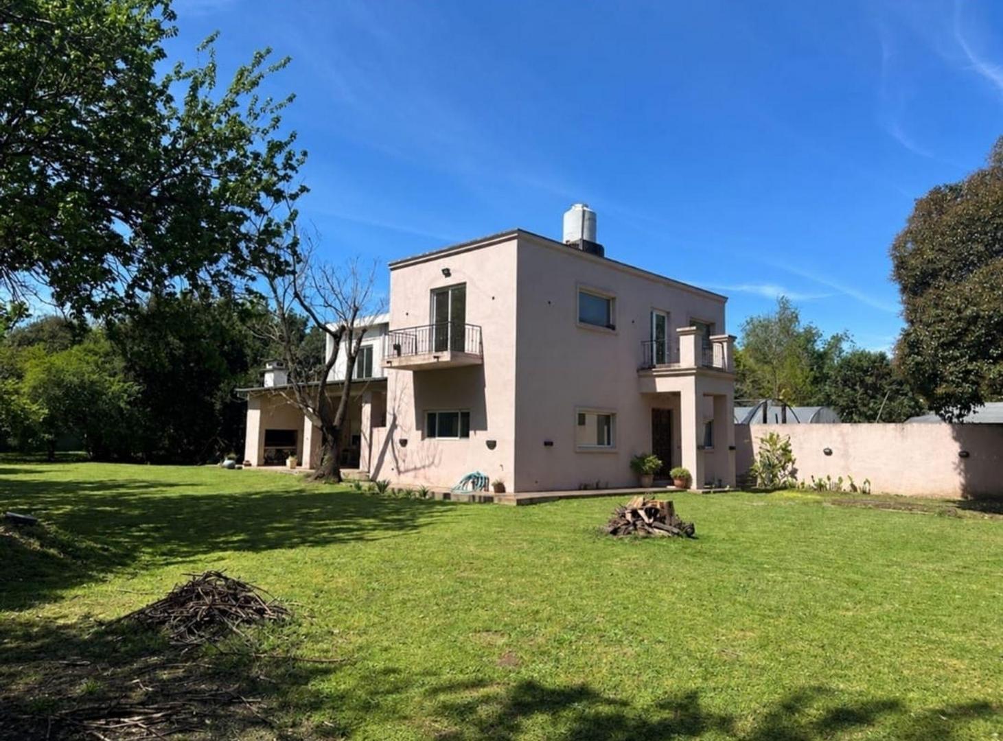 Foto de CASA QUINTA EN VENTA - AMPLIO TERRENO EN MORENO, imagen 1