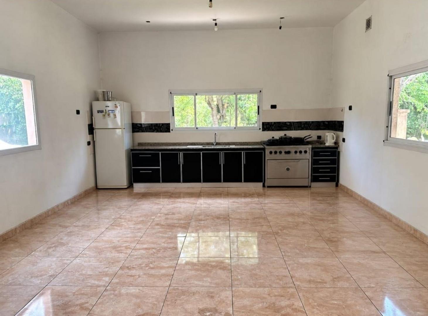 Foto de CASA QUINTA EN VENTA - AMPLIO TERRENO EN MORENO, imagen 4
