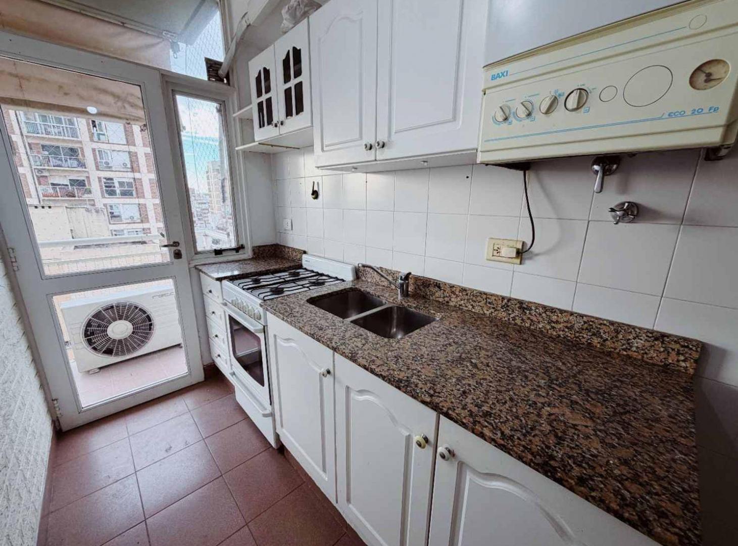 Foto de DEPARTAMENTO 2 AMBIENTES C/COCHERA -VENTA-BELGRANO, imagen 2