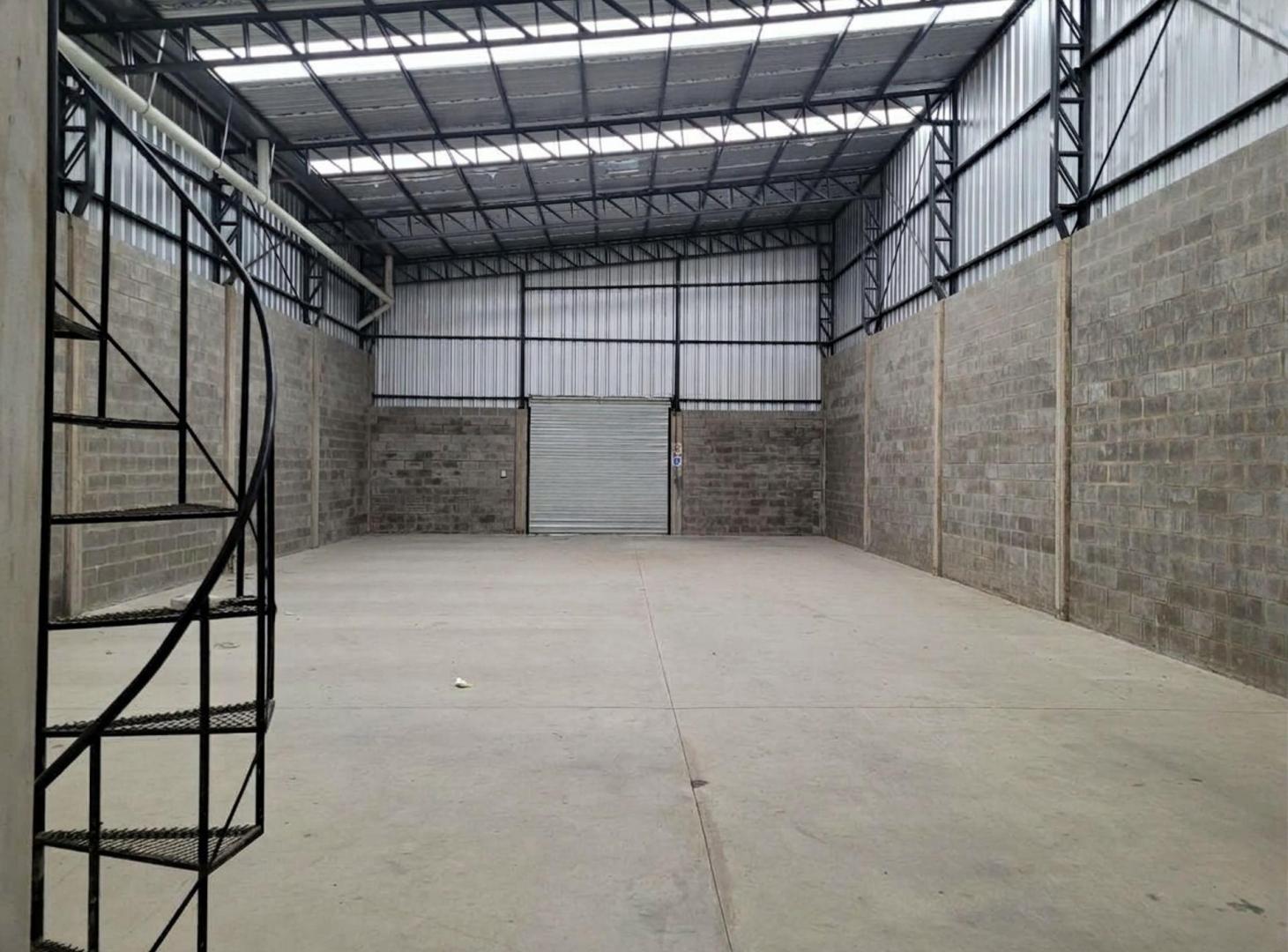Foto de GALPON EN ALQUILER ZONA INDUSTRIAL RICARDO ROJAS, imagen 2