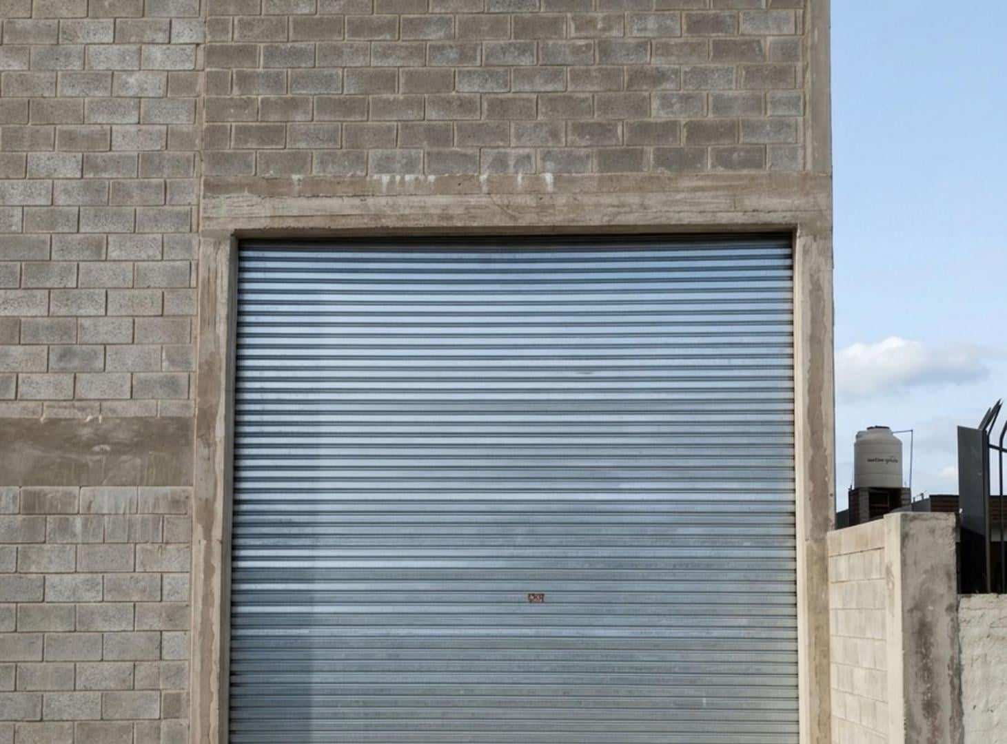 Foto de GALPON A ESTRENAR EN RICARDO ROJAS,ZONA INDUSTRIAL, imagen 3