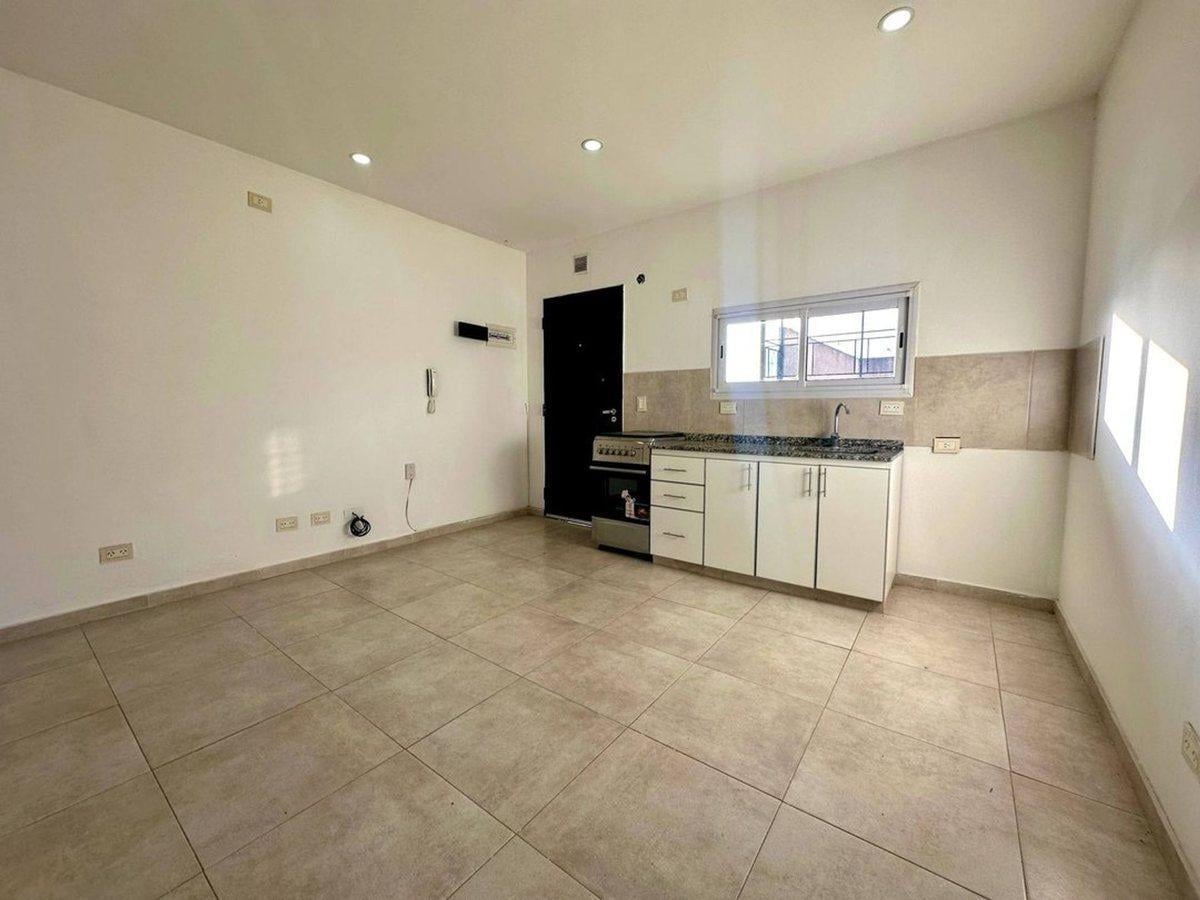 Foto de Venta depto de 2 ambientes en Escobar c/cochera, imagen 3