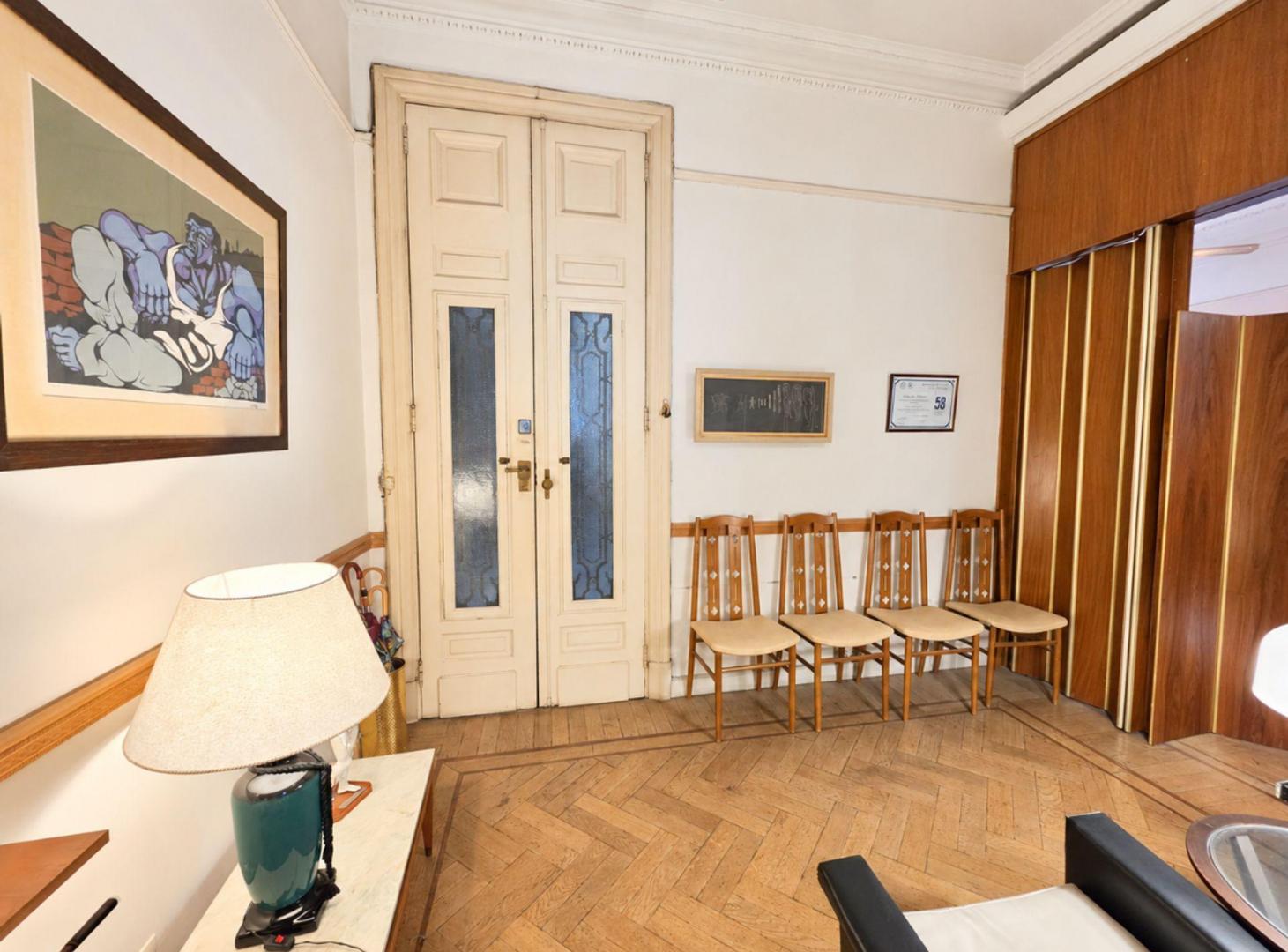 Foto de VENTA DEPARTAMENTO 5 AMB MONSERRAT ESTILO ANTIGUO, imagen 4