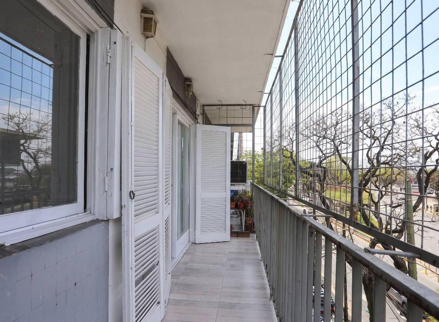 Foto de VENTA DEPARTAMENTO 4 AMB CON BALCON- VTE. LÓPEZ, imagen 5