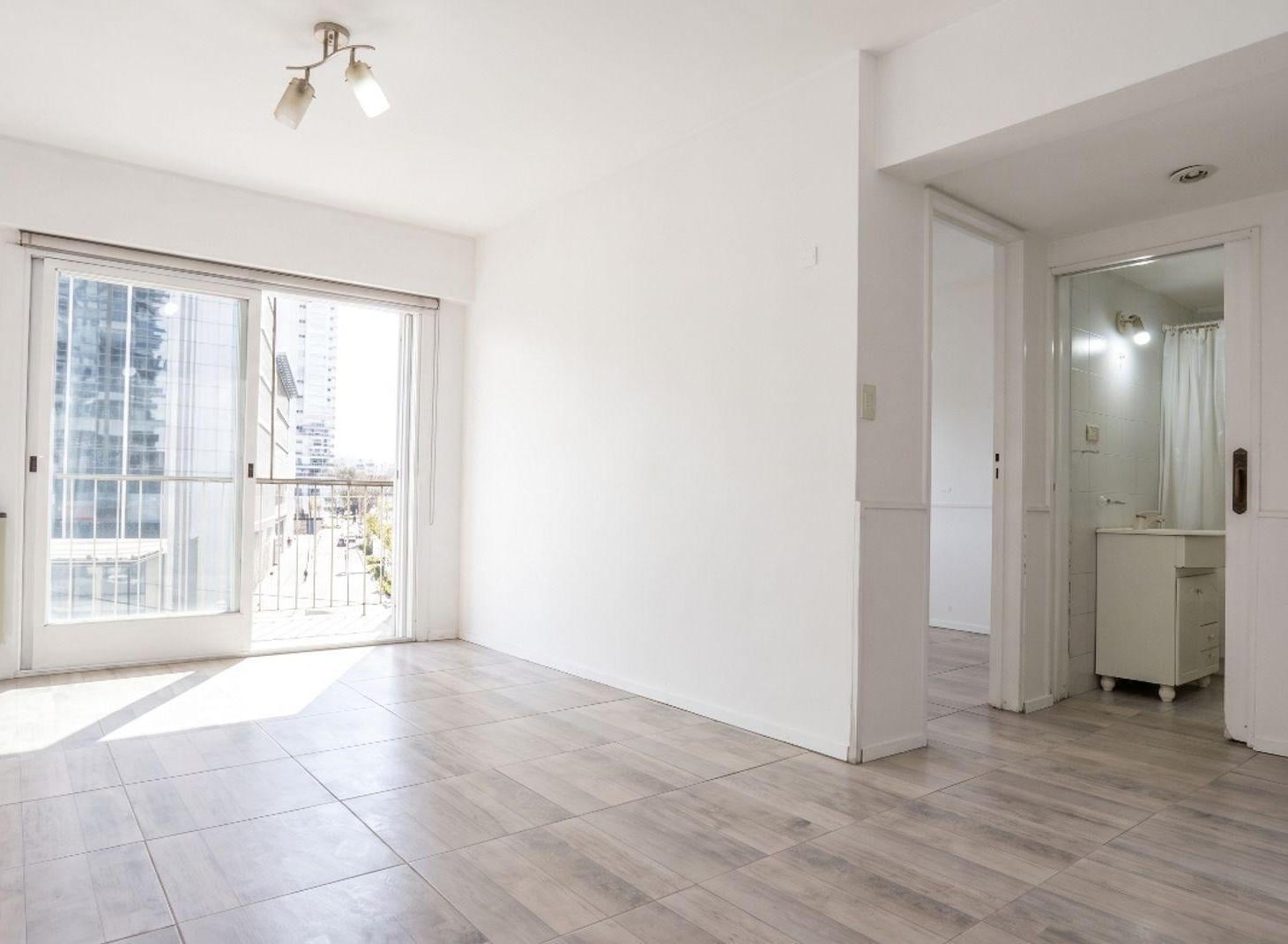 Foto de VENTA DEPARTAMENTO 4 AMB CON BALCON- VTE. LÓPEZ, imagen 3