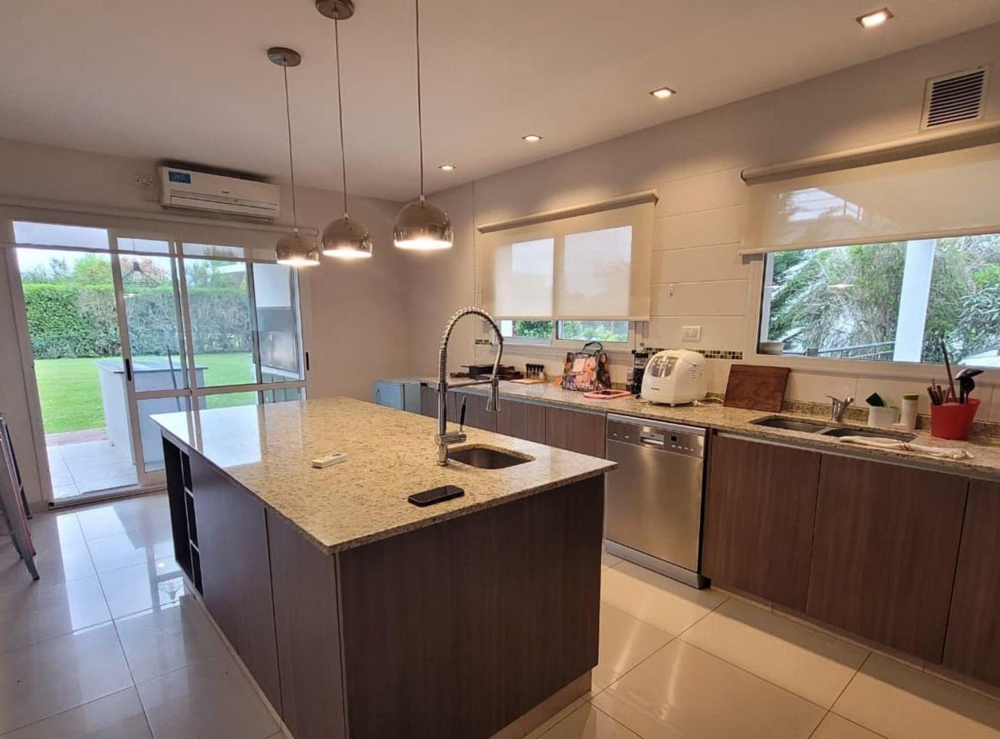 Foto de Casa 5 ambientes en Alquiler - Haras Santa Maria, imagen 3