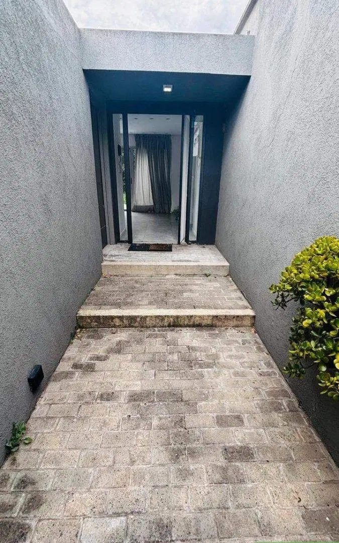 Casa en alquiler Ciudad Evita. 3 amb. Impecable 5
