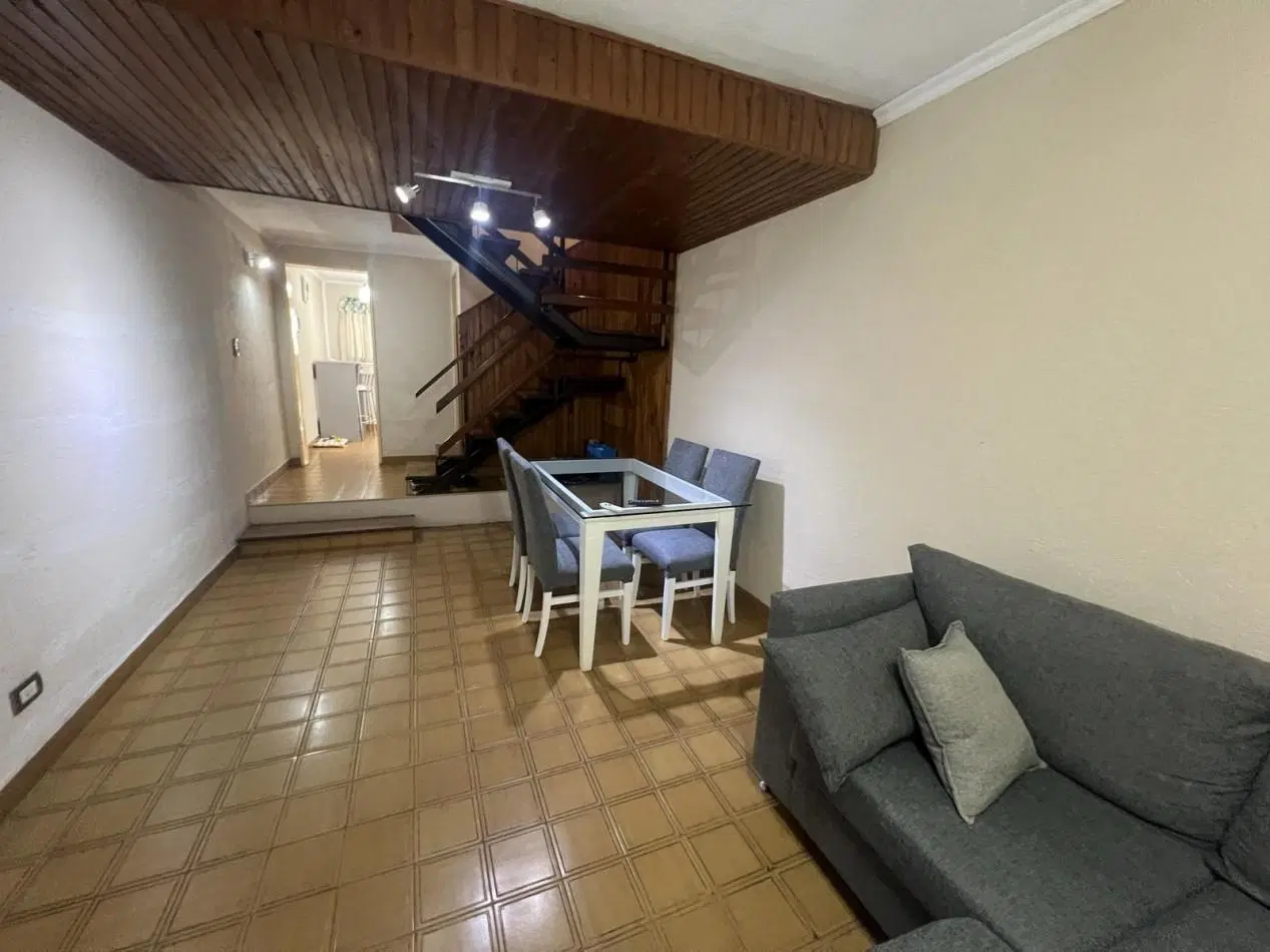 Duplex en Venta. San Justo. 3 amb. Cochera, Fondo. Apto Credito. 2
