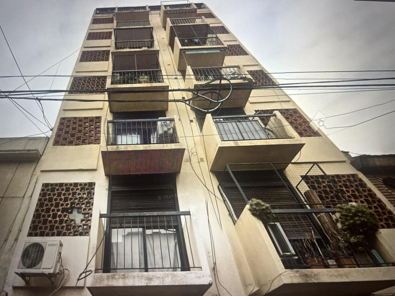 Departamento en Villa Luro. 1 amb. 28 mts. a Refaccionar
