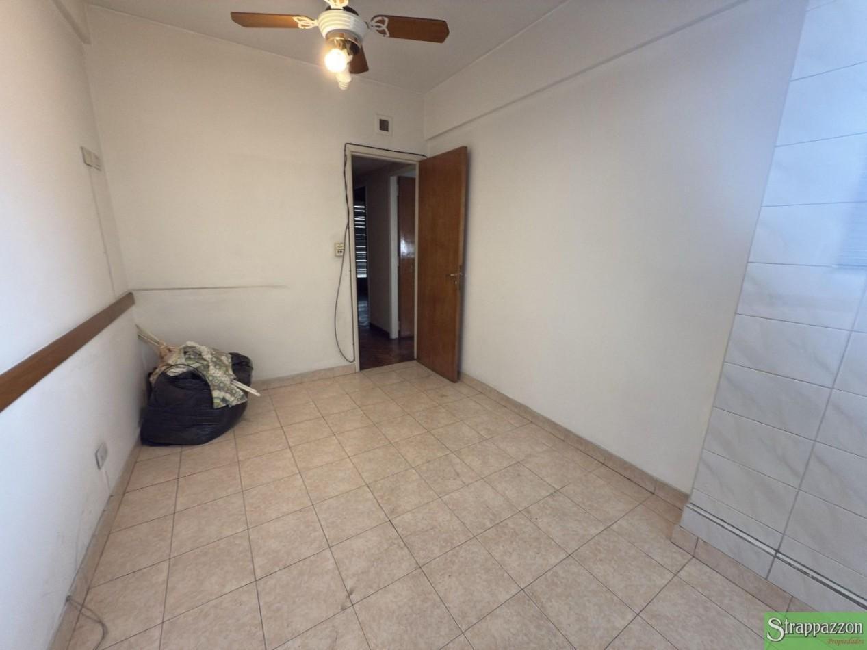 Foto de Departamento en Venta en Flores. 105 mts. al frente. 4° Piso. Apto, imagen 2