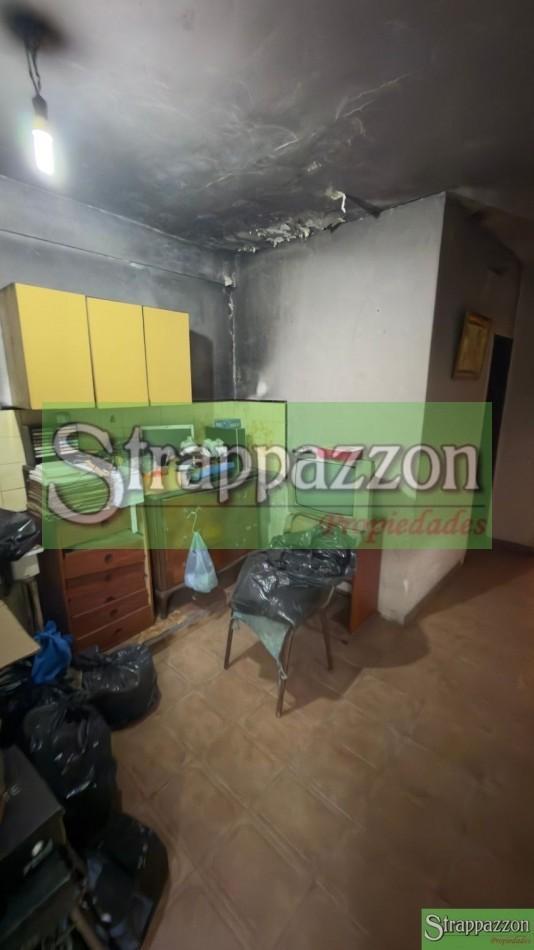 Foto de Chalet en Venta en Ciudad Evita Circ. 3°. 4 amb + Depto. 2 amb. Acepta, imagen 1