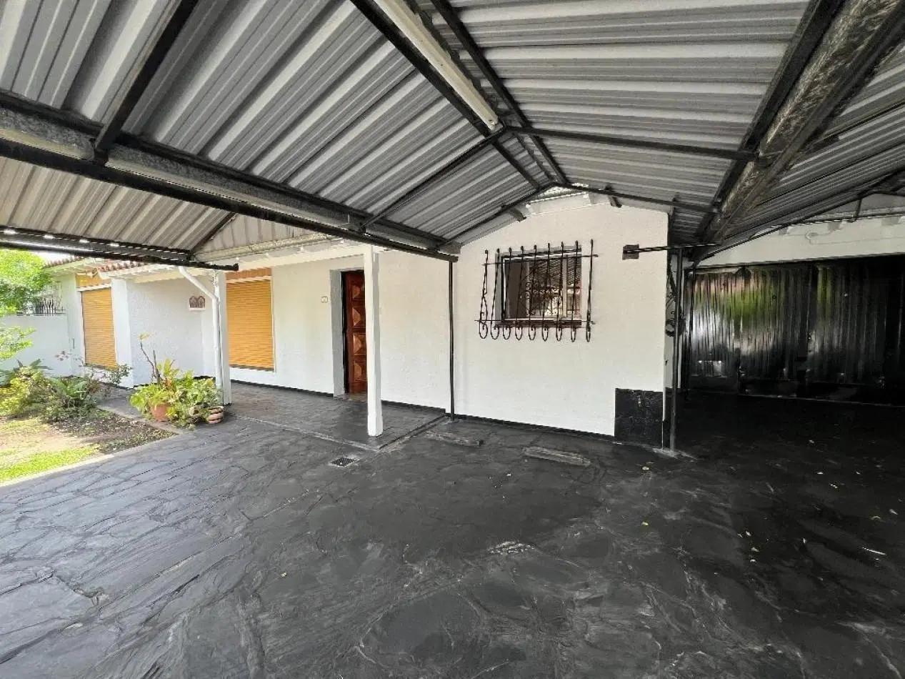 Venta Casa + depto 2 amb. Apto credito. 5