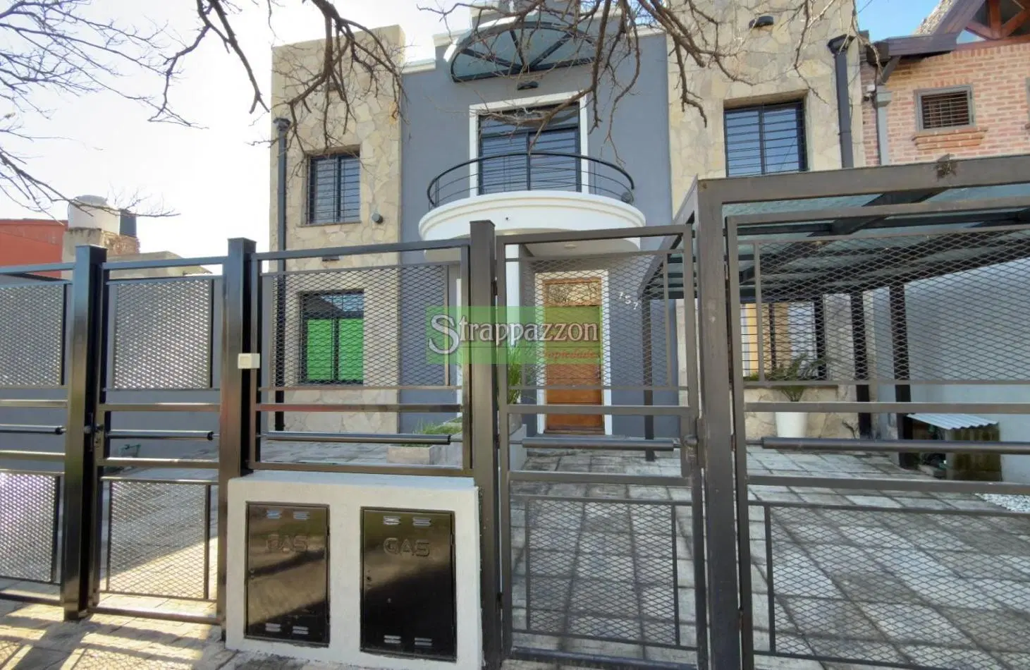 Ituzaingo. Duplex 4 amb. Venta. Apto credito 1