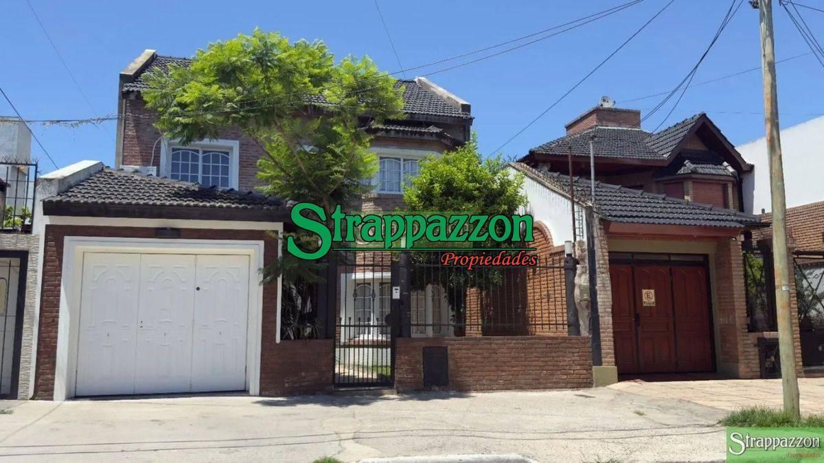 Foto de Casa En Venta En Tapiales, 220 Mts En 3 Plantas. Piscina. Apta Credito, imagen 2