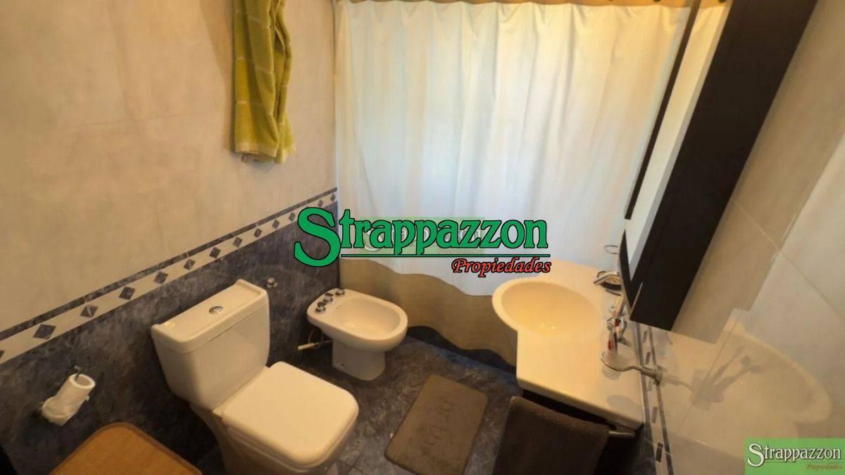 Foto de Casa En Venta En Tapiales, 220 Mts En 3 Plantas. Piscina. Apta Credito, imagen 5