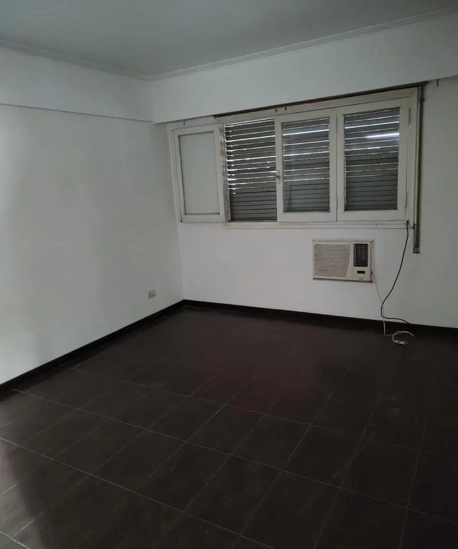 Departamento de escalera 4