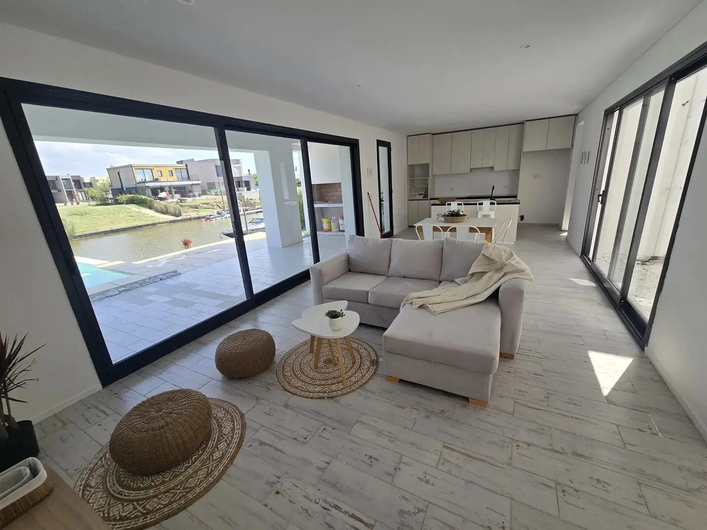 Casa con amarra propia Barrio El Canal 5