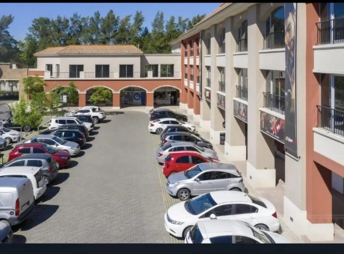 Locales comerciales EN VENTA en Pueblo Caamaño! 5