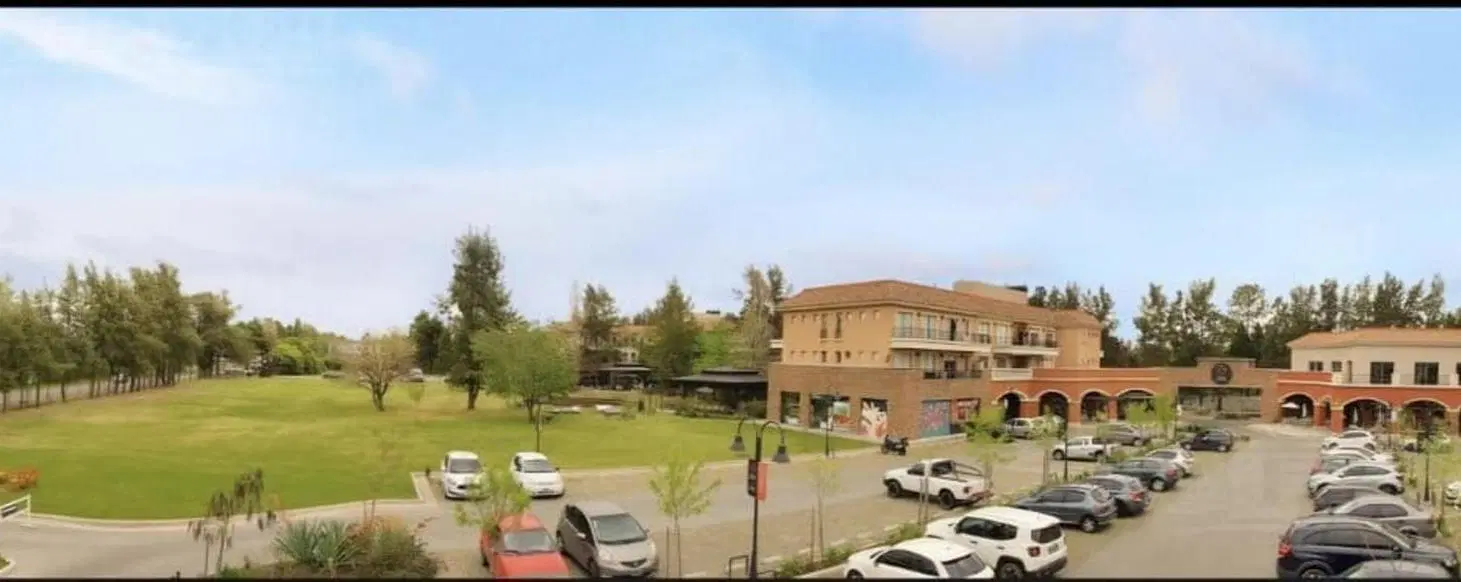 Locales comerciales EN VENTA en Pueblo Caamaño! 3