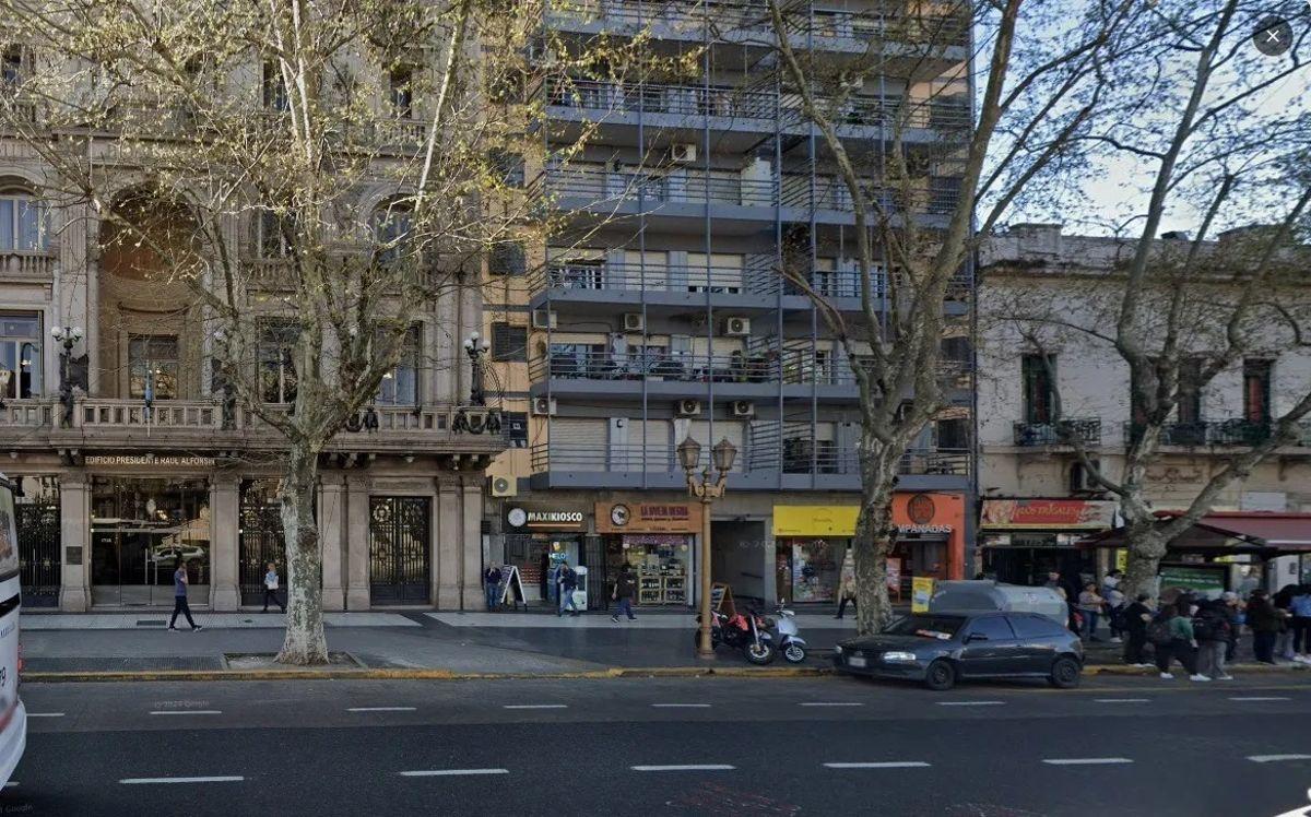 En venta 2 Ambientes con Patio en Congreso | Av. Rivadavia 1725, excelene ubicacion, 53 m2 totales