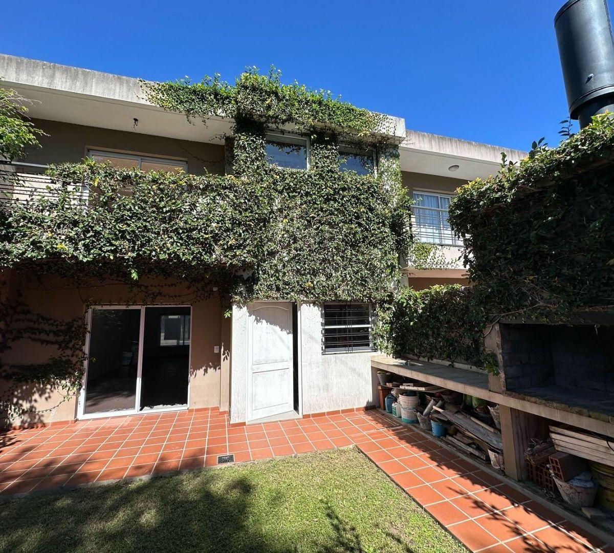 Duplex con 3 ambientes. | CALLE 364 4319