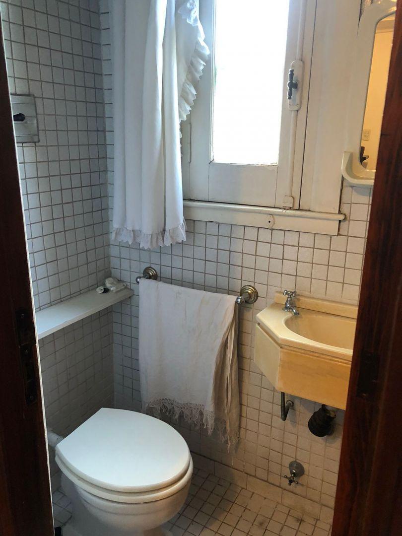 Casa 6 dormitorios. | Calle Avenida Dr Luis Agote 2298