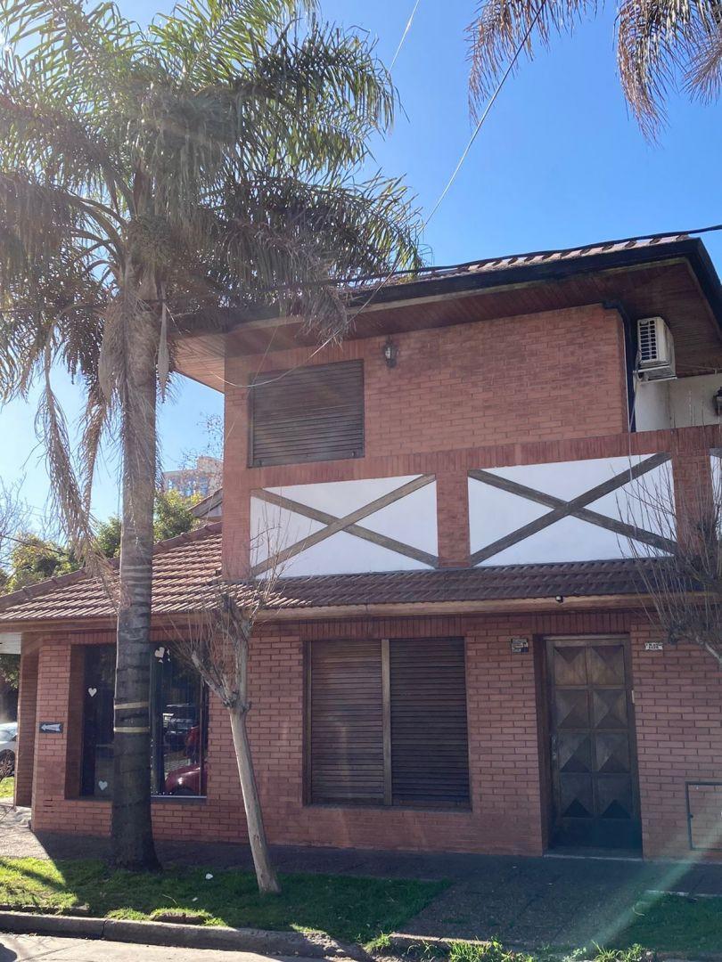 Casa 4 Dorm.. | Calle Torcuato de Alvear 1420 1