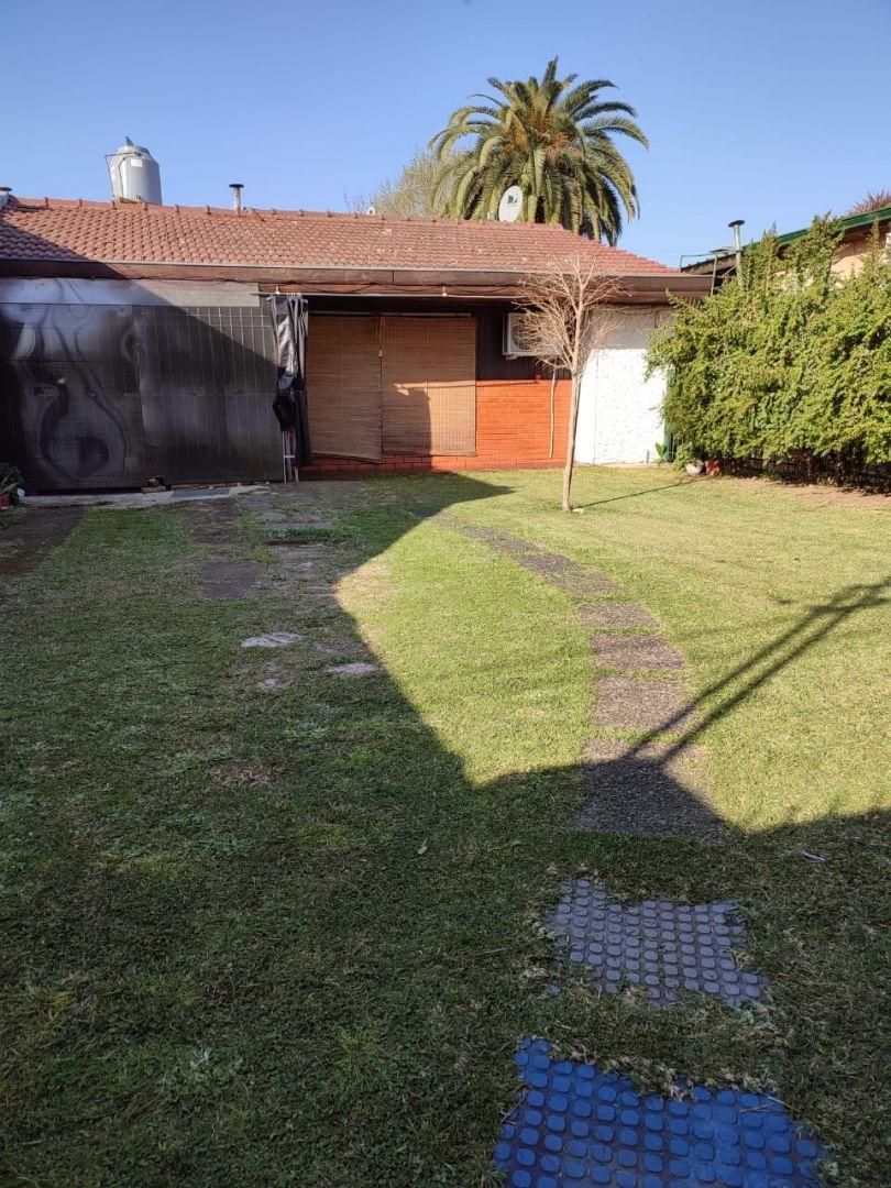 Casa 2 dormitorios. | Calle 142 2772