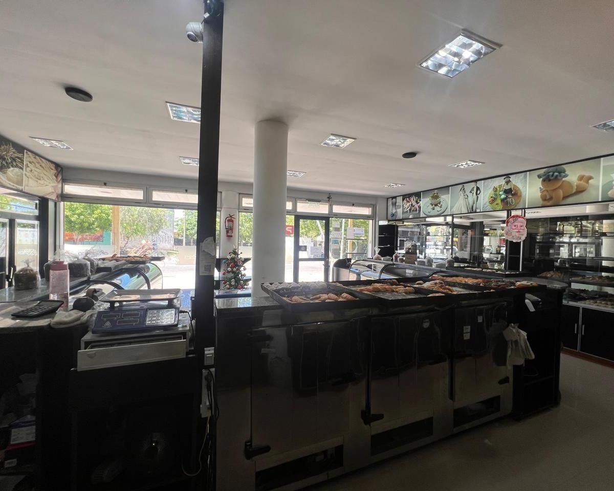 Casa 2 Dorm.. | Av Cabello 935 4